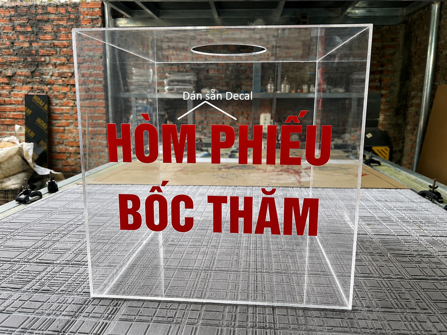 Hòm phiếu bốc thăm mica trong dán chữ đỏ